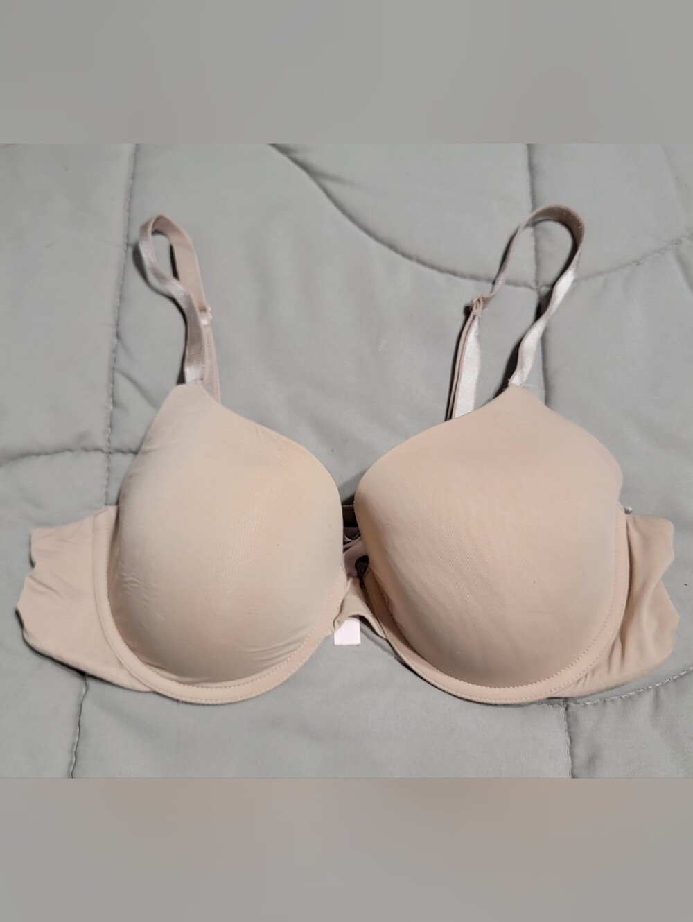 Victoria's Secret Beige Smooth Lightly Lined T-shirt Bra - Size 38B